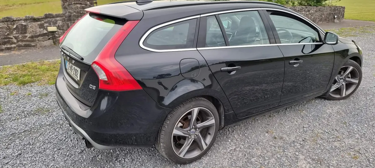 Volvo V60 2.0D 2012, new nct, €2850 - Image 3
