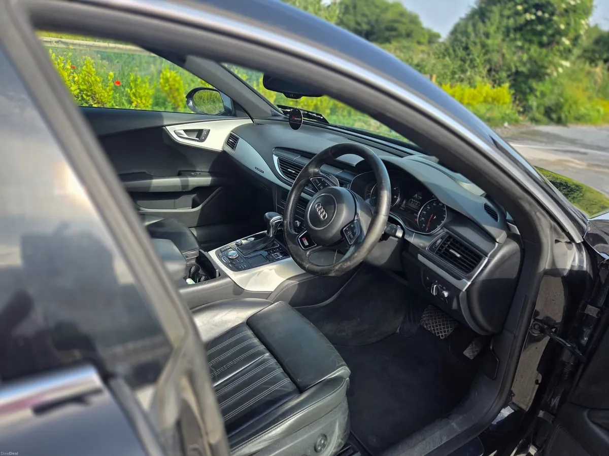 Audi A7 2012 - Image 2