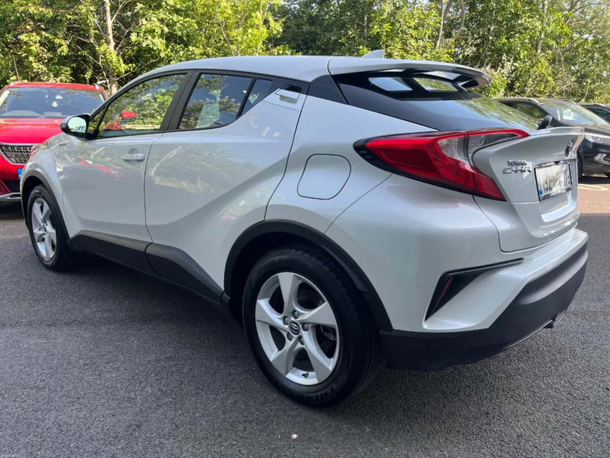Toyota C-HR 1.8 PETROL HYBRID ICON AUTO - Image 5
