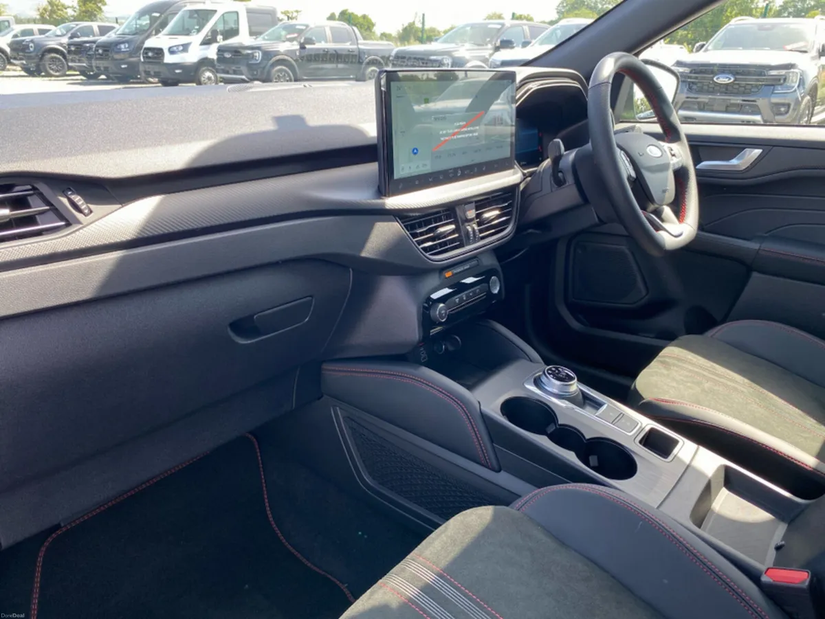 Ford Kuga Kuga ST-Line X Edition PHEV - Image 3