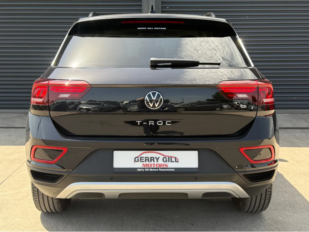 Volkswagen T-Roc LIFE 2.0 TDI MANUAL 6SPEED FWD 11 - Image 5
