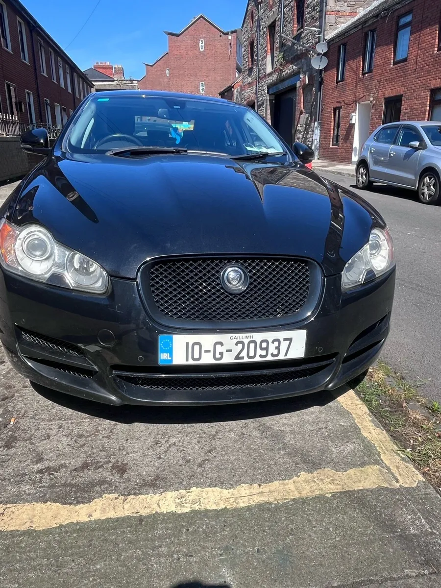 Jaguar XF 2010 - Image 2