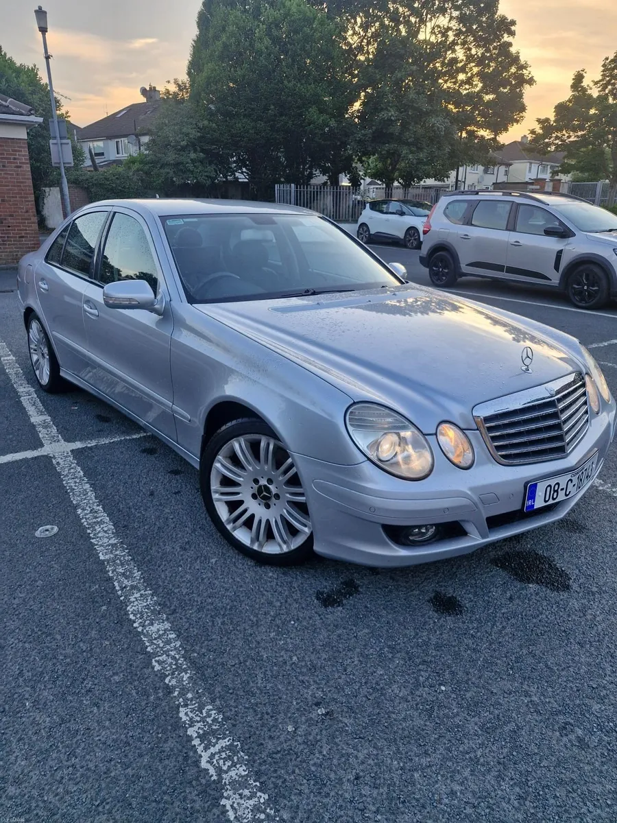 Mercedes-Benz E-Class 2008 - Image 1