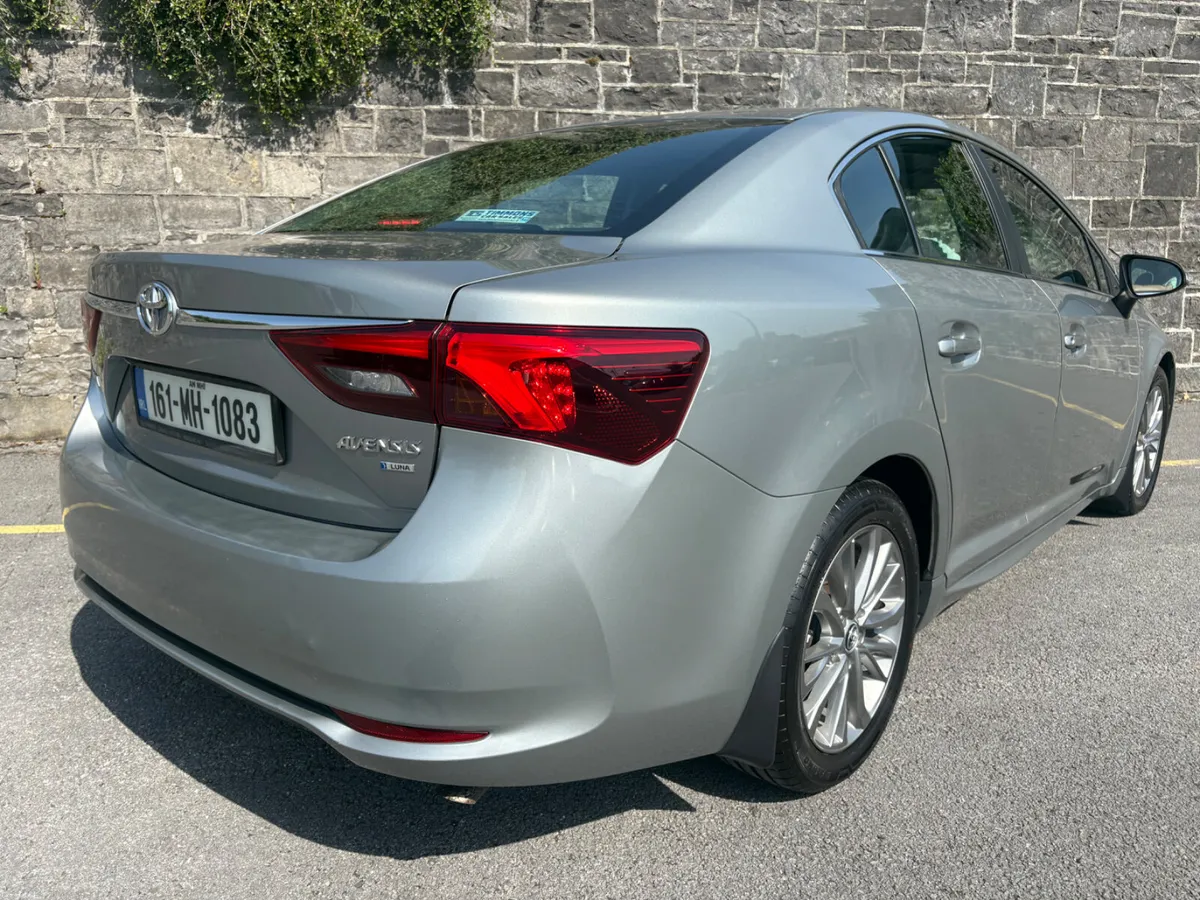 16 Toyota Avensis Only 72K  KMs!!! FSH! Like new! - Image 4
