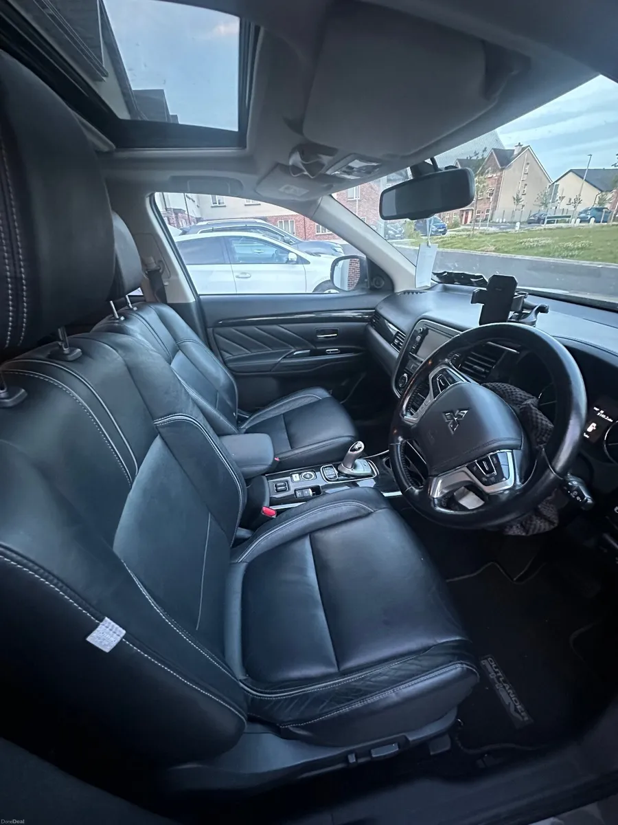 Mitsubishi Outlander 2017 - Image 3