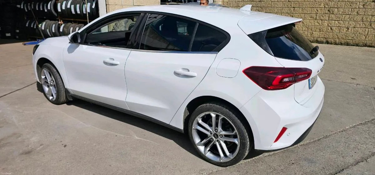 Ford focus 1.0 titanium - Image 2
