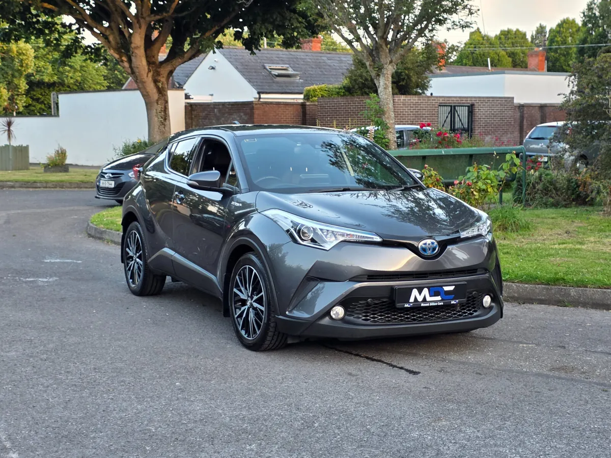 Toyota C-HR Hybrid Sol - Automatic - 2017 - Image 2