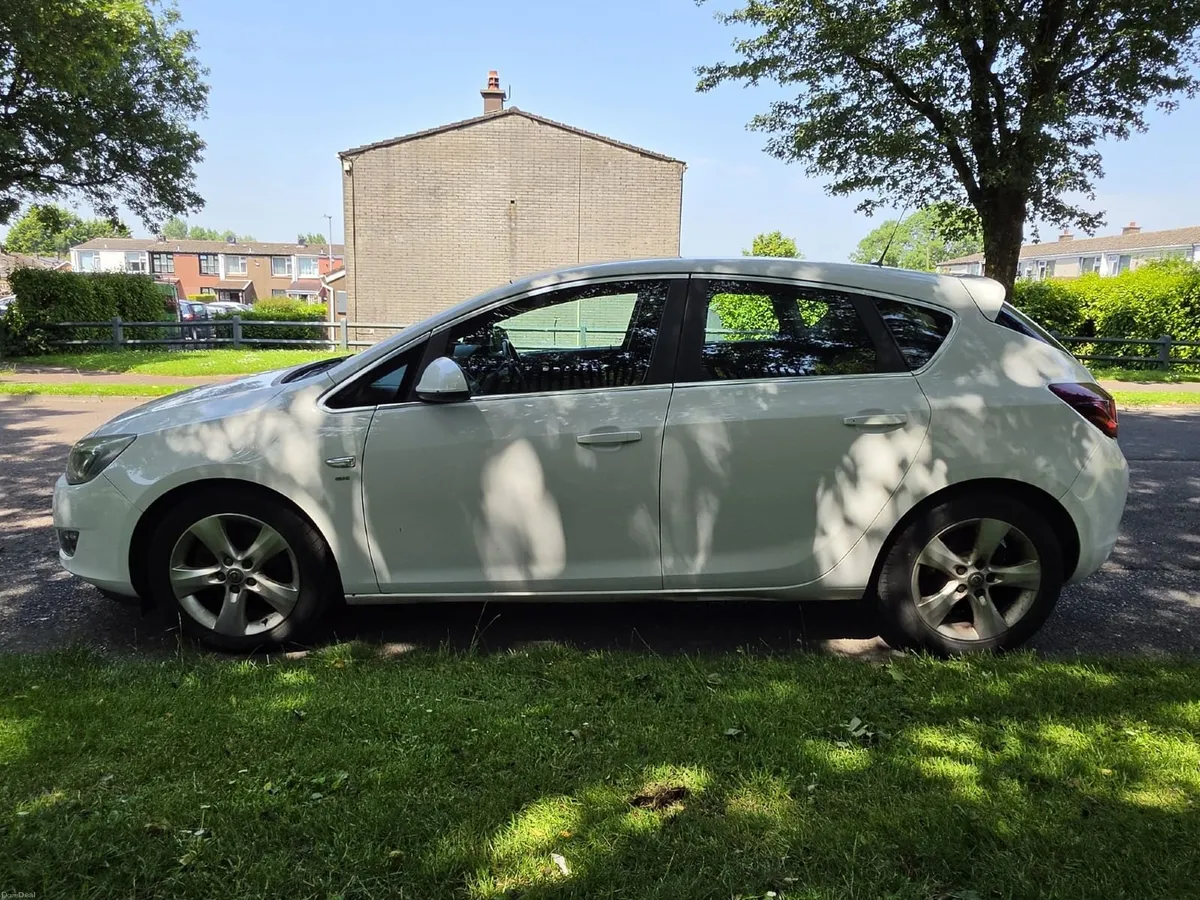 Opel Astra SR 1.7 Tdi 2010 - Image 3