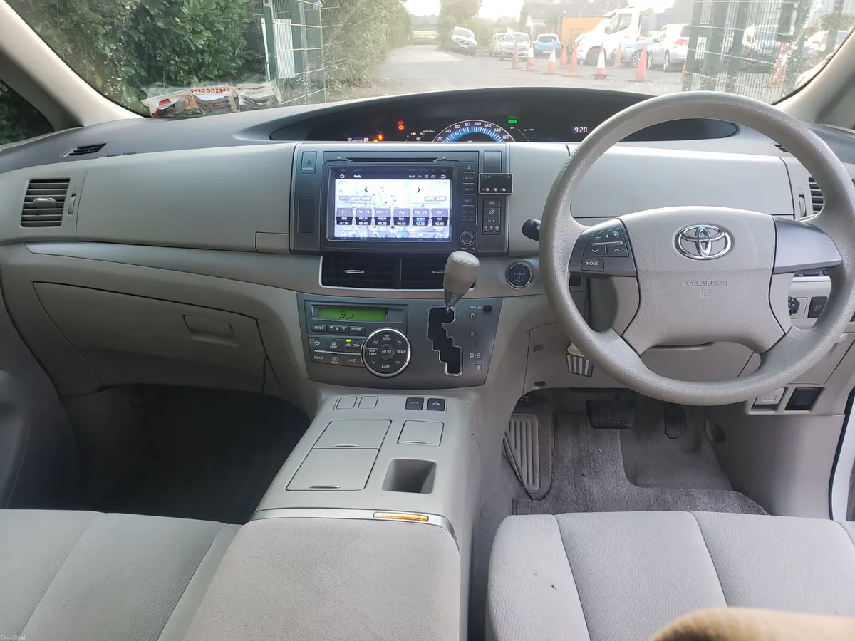 Toyota Estima 2011 - Image 2