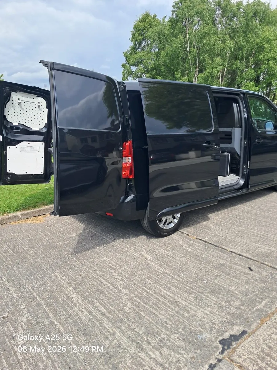 OPEL VIVARO BRAND NEW DOE 5/27 MINT CONDITION - Image 4