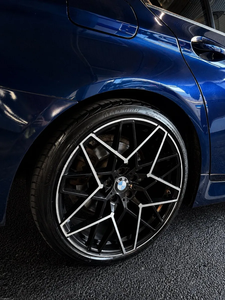 Car - Image 4