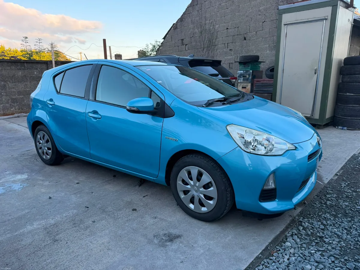 Toyota Aqua Hybrid Automatic Push Start *LOW MILE* - Image 3