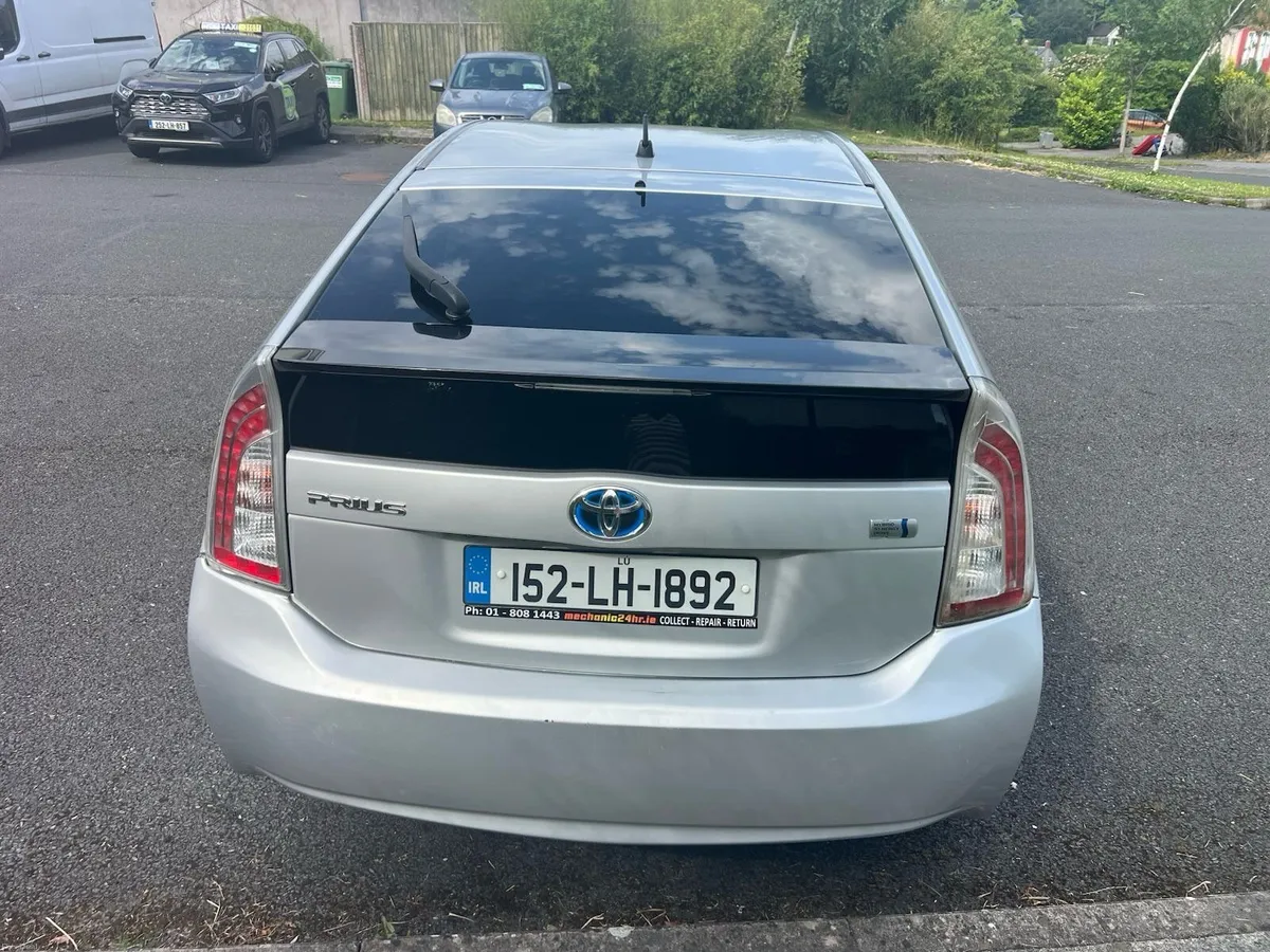 Toyota Prius 2015 - Image 4