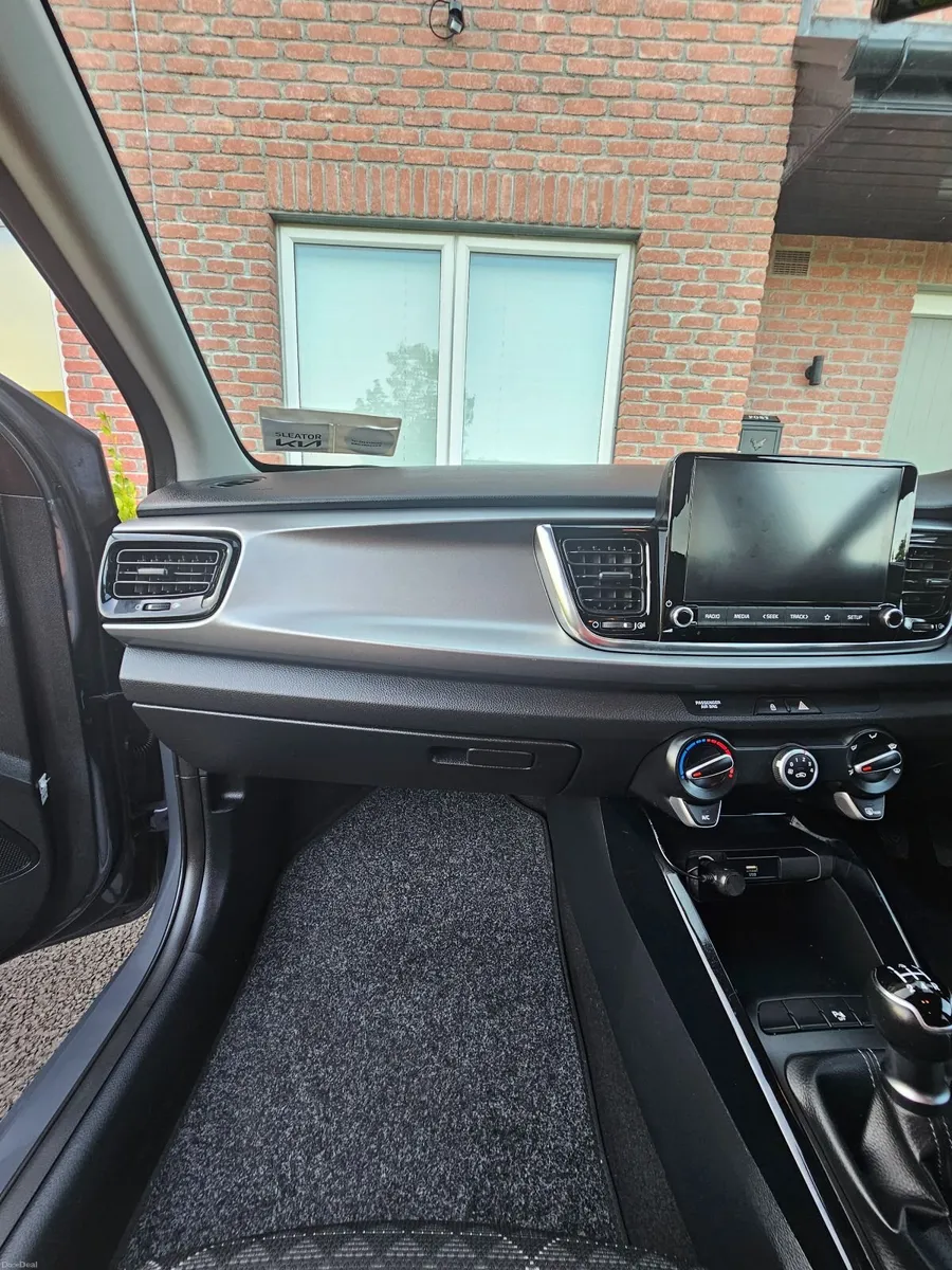 2022 Kia Rio 1.2 Petrol – One Owner - Image 4