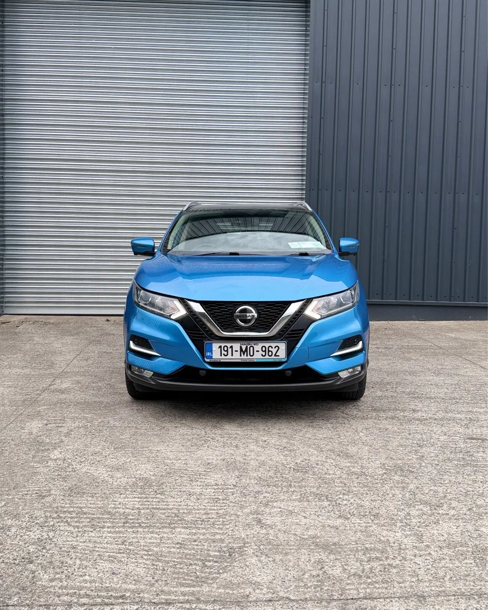 2019 (191) Nissan Quashqai SV Sunroof - Image 2