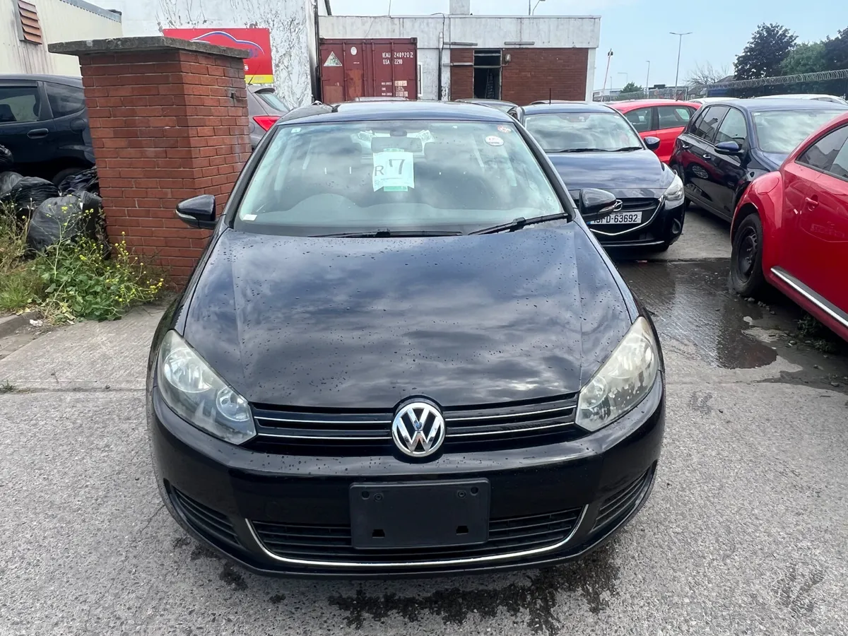 Volkswagen Golf 2013 Automatic/ only 70,000km - Image 3