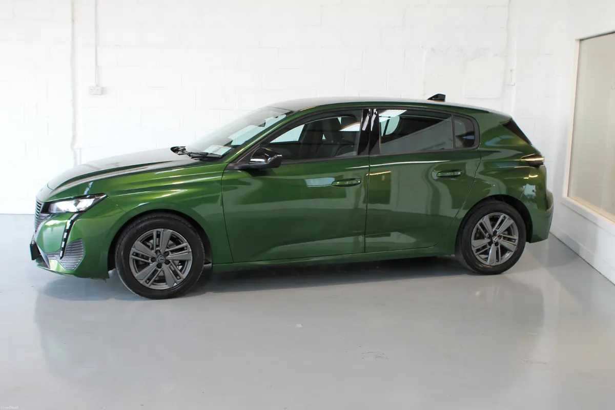Peugeot 308 2023, Active 1.2 Automatic - Image 4