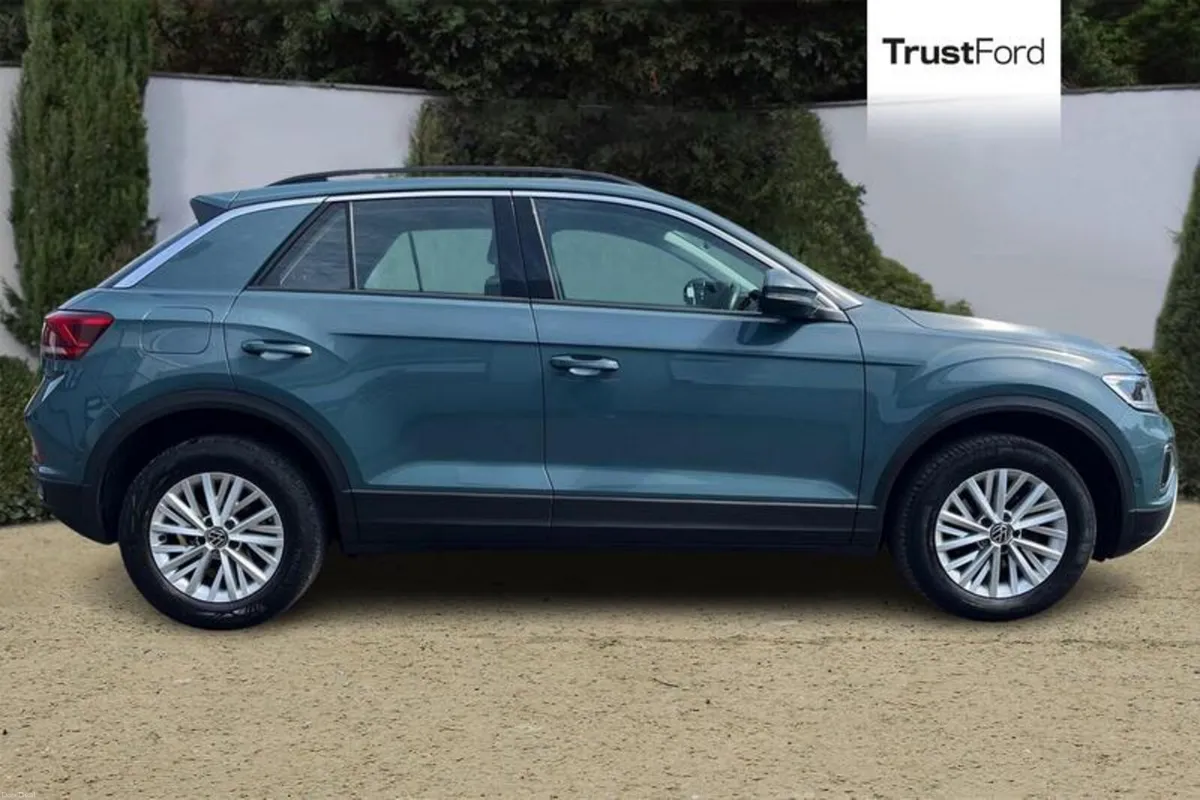 Volkswagen T-Roc Life - Image 3