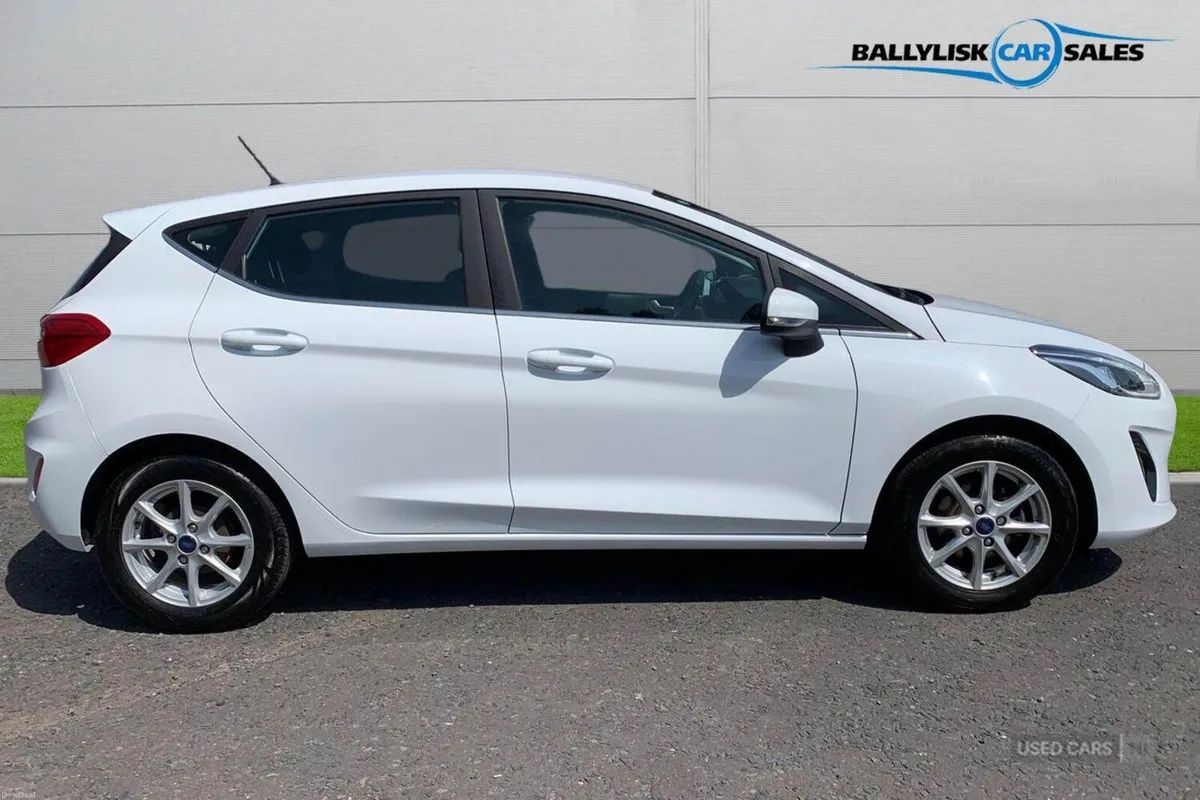 Ford Fiesta 1.1 Ti-VCT 85PS Zetec in White with 46 - Image 3