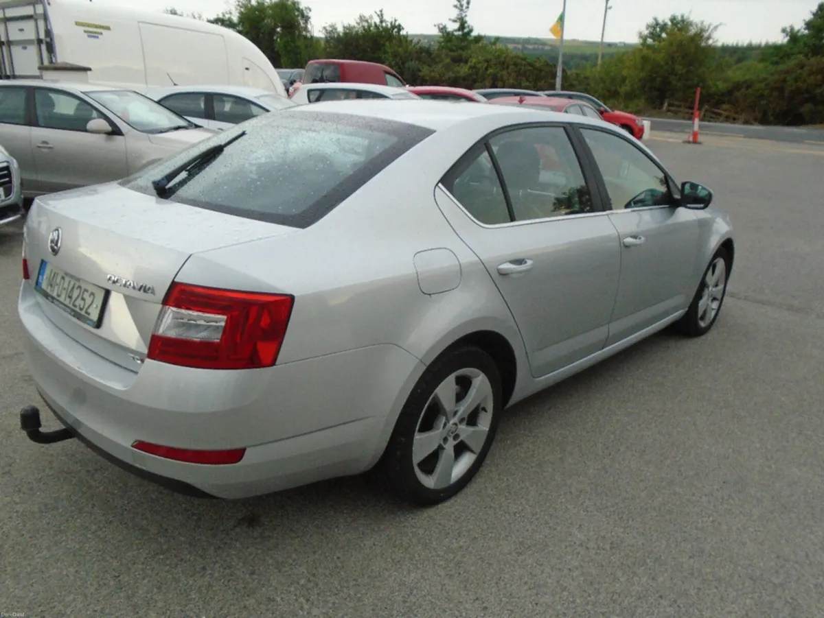 Skoda Octavia AMBITION 2.0 TDI 150HP DSG 4 4DR AUT - Image 2