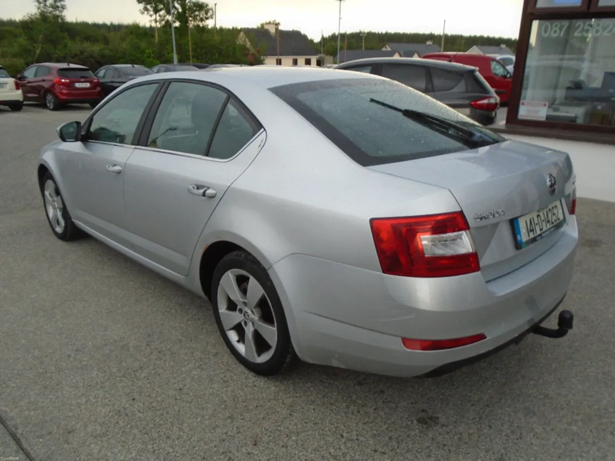 Skoda Octavia AMBITION 2.0 TDI 150HP DSG 4 4DR AUT - Image 4