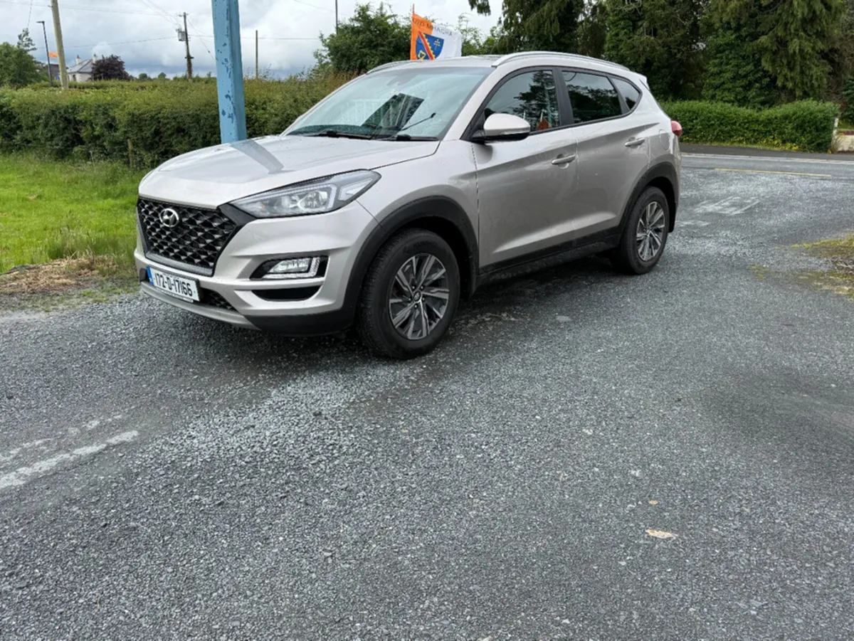 Hyundai Tucson 1.7 EXECUTIVE 5DR - Image 1