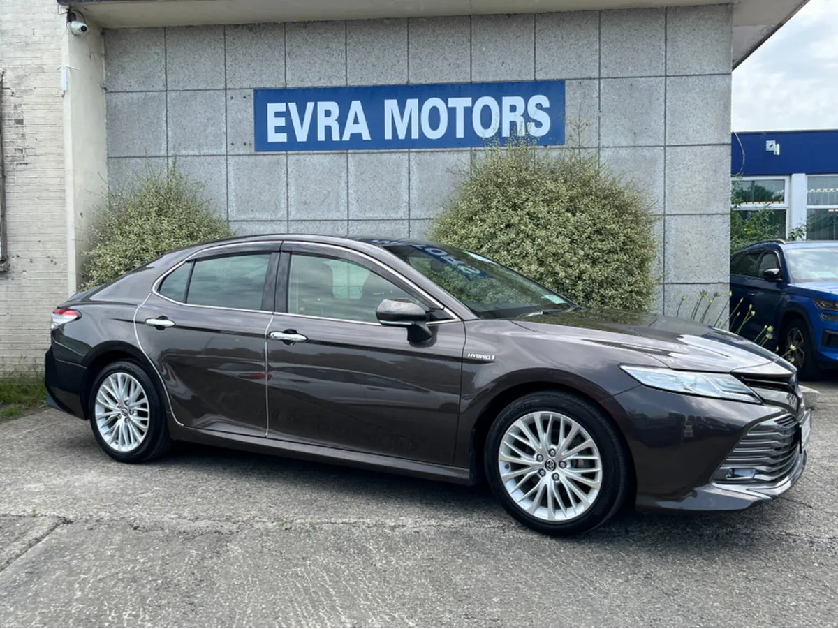 Toyota Camry G PLATINUM HYBRID AUTOMATIC HYBRID 2. - Image 4