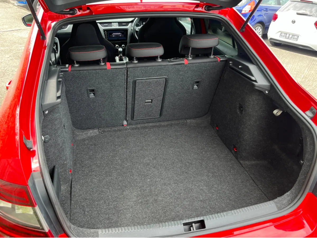 Skoda Octavia VRS CHALLENGE 2.0 DIESEL 184BHP MANU - Image 6
