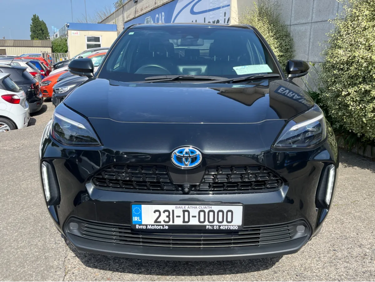 Toyota Yaris Cross Z HYBIRD AUTOMATIC 1.5 PETROL / - Image 3