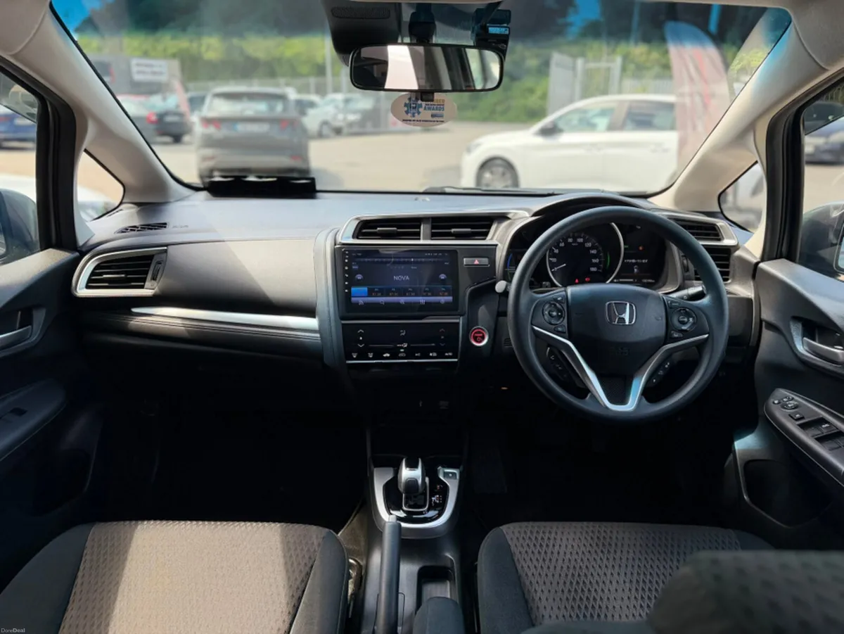 Honda Fit 1.5 HYBRID AUTO 5DR - Image 4