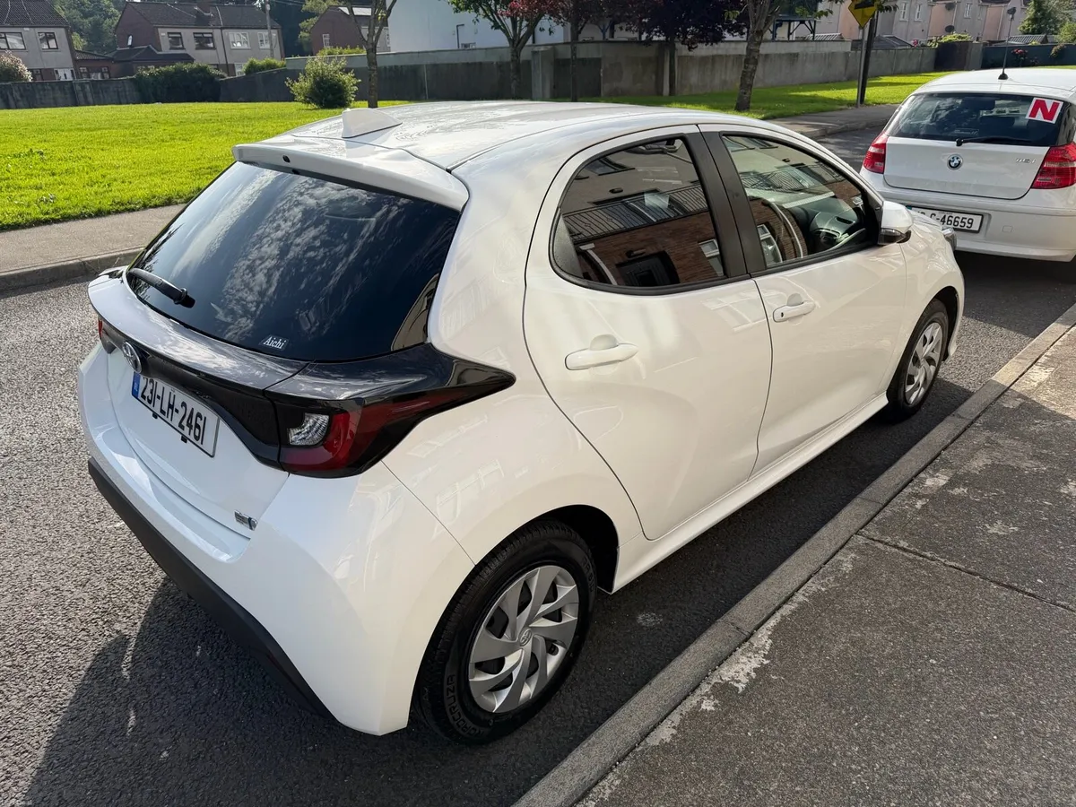 Toyota Yaris Hybrid 2023 - Image 4