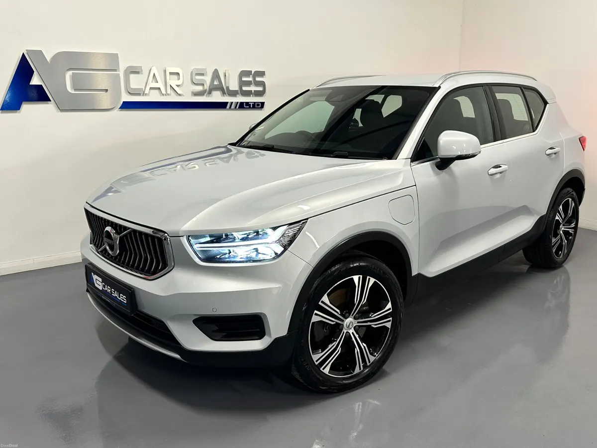 2022 Volvo XC40 1.5 T5 Recharge Inscription - Image 1