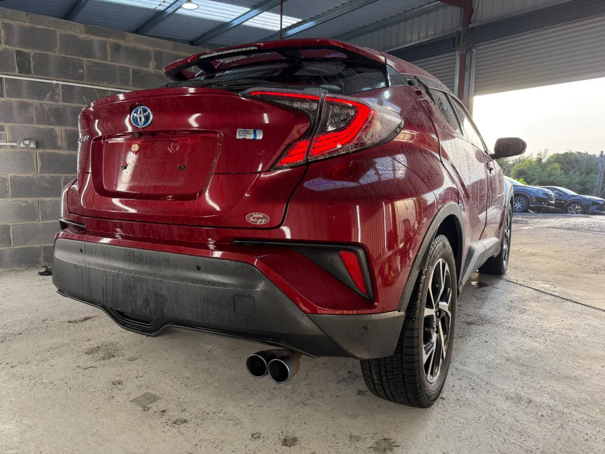 2017 Toyota CHR G package low mileage - Image 4