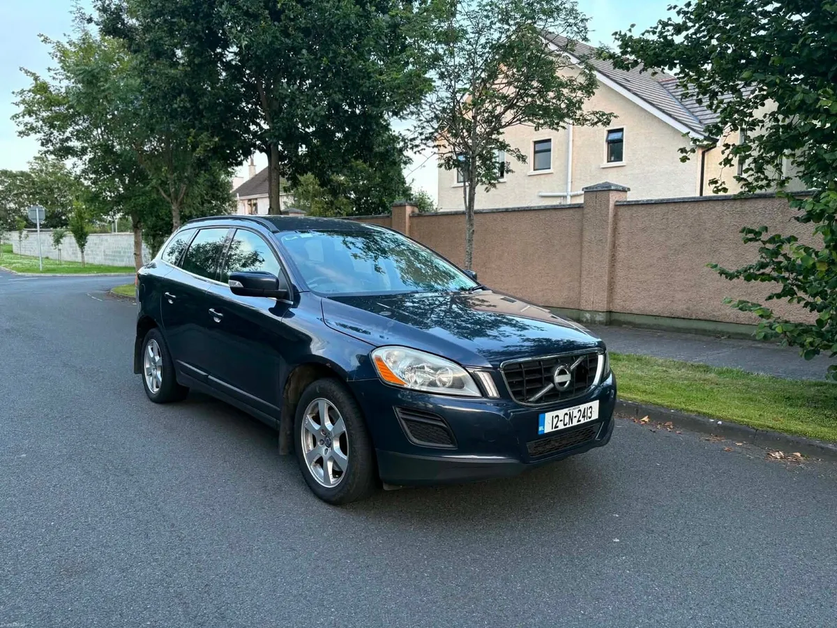 2012 Volvo XC60 2.5L diesel AWD New nct 05/27 - Image 1