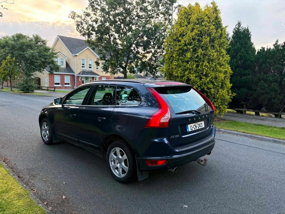 2012 Volvo XC60 2.5L diesel AWD New nct 05/27 - Image 3