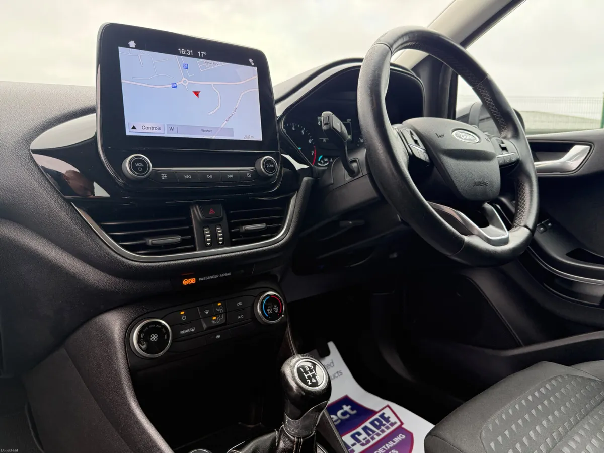 2017 Ford Fiesta 1.1L Zetec 5dr - Image 3