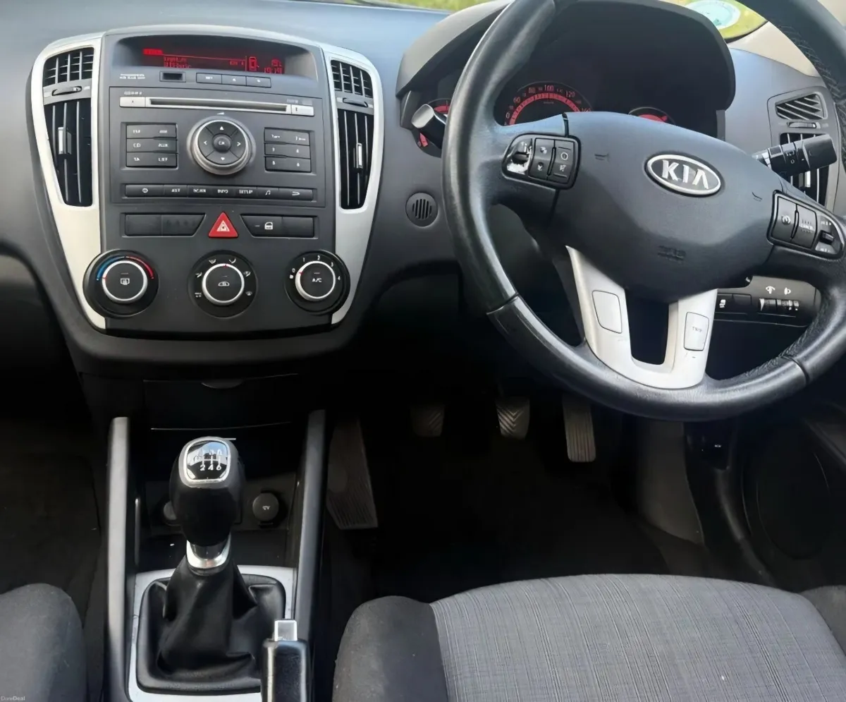Kia Ceed 2012 - Image 2