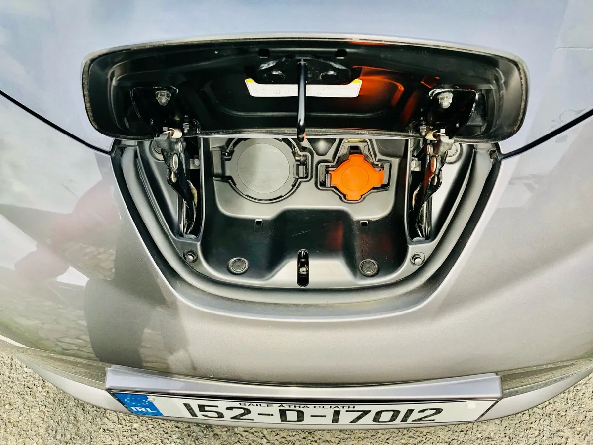 Nissan Leaf Very Low Klms Nctd/Taxed - Image 6
