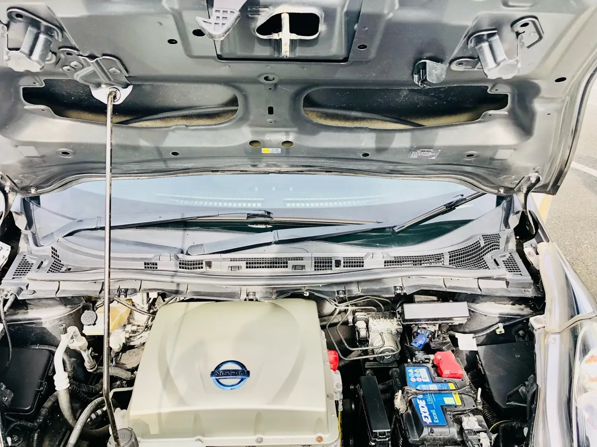 Nissan Leaf Very Low Klms Nctd/Taxed - Image 5