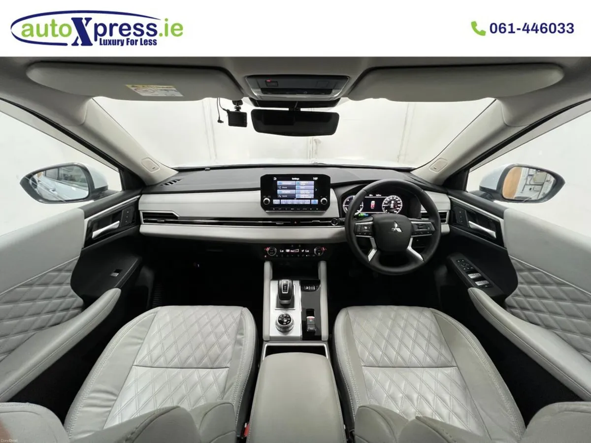 Mitsubishi Outlander PHEV P, 7 Seats, 360°, Low mi - Image 2