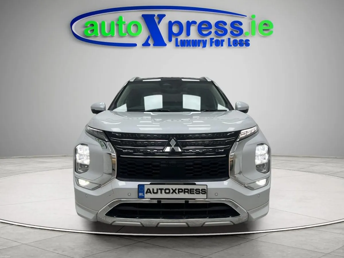 Mitsubishi Outlander PHEV P, 7 Seats, 360°, Low mi - Image 3