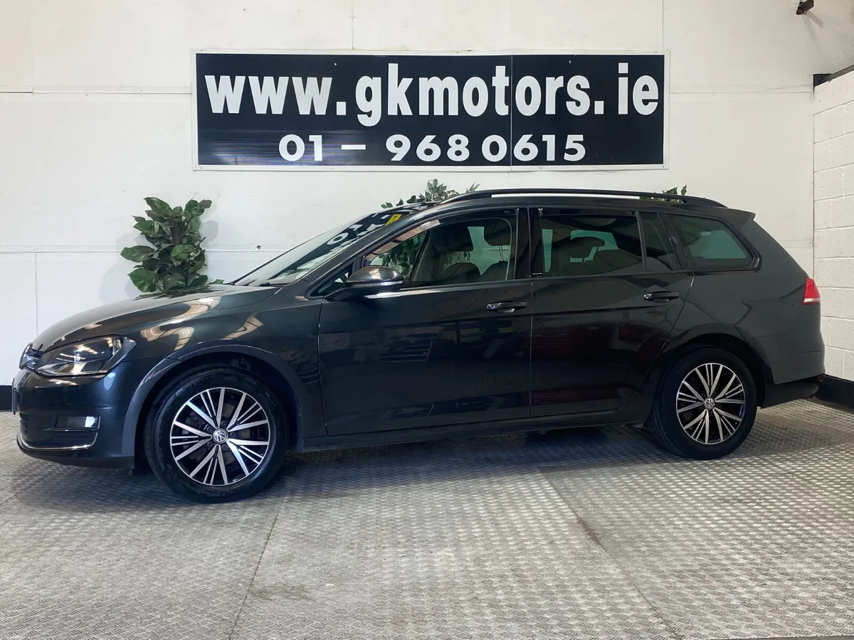 Volkswagen Golf 2017///PAN ROOF//SAT NAV/FINANCE - Image 2