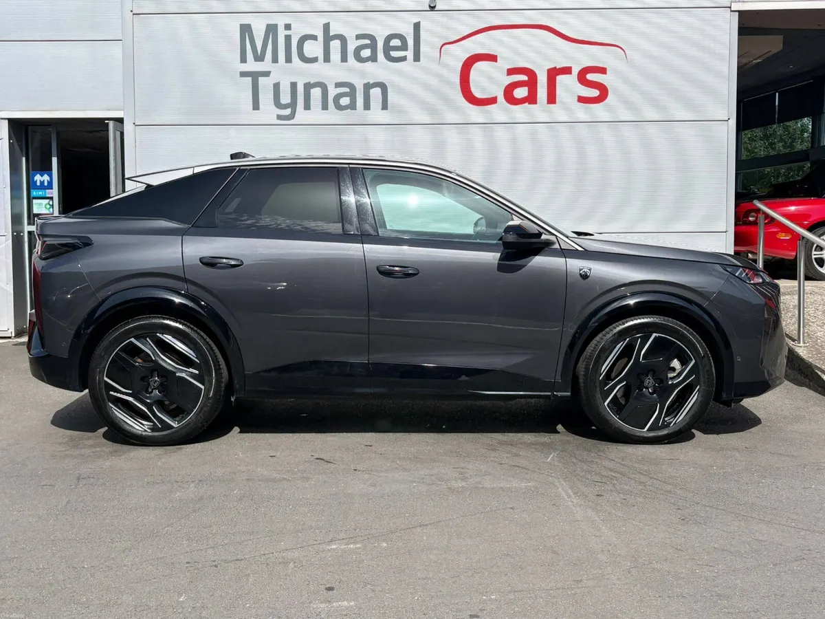 2025 Peugeot 3008e GT Line, 73kwh, 20" Alloys - Image 6