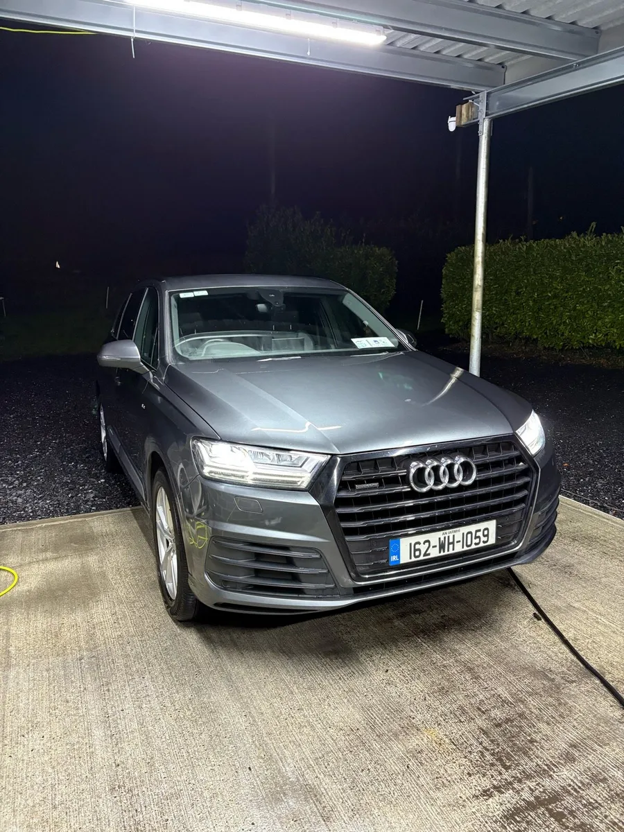 Audi Q7 - Image 2