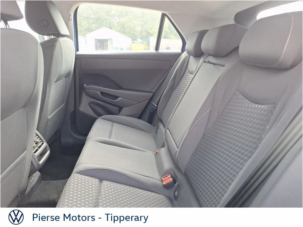 Volkswagen T-Roc LIFE 1.5TSI 116HP MHEV - Image 6