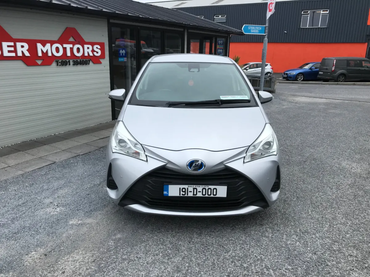 2019 TOYOTA YARIS VITZ HYBRID AUTO - Image 2
