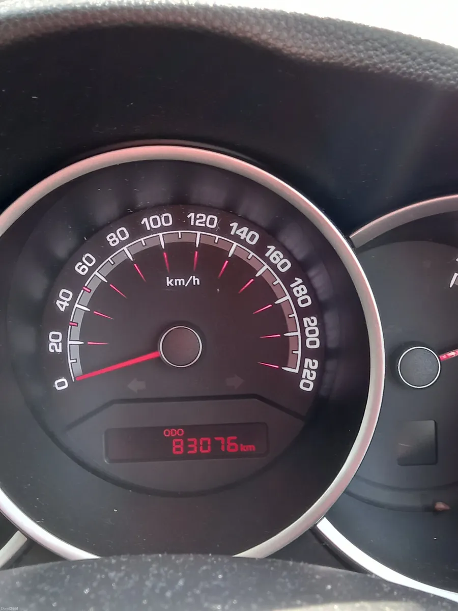 2015 Kia Venga 1.4 Petrol - Image 2