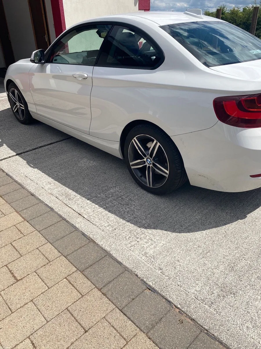 2014 BMW 2.0L Diesel Sport Coupe LOW MILEAGE - Image 2