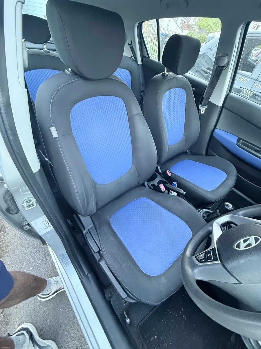 Hyundai i 20 Manual - Image 4
