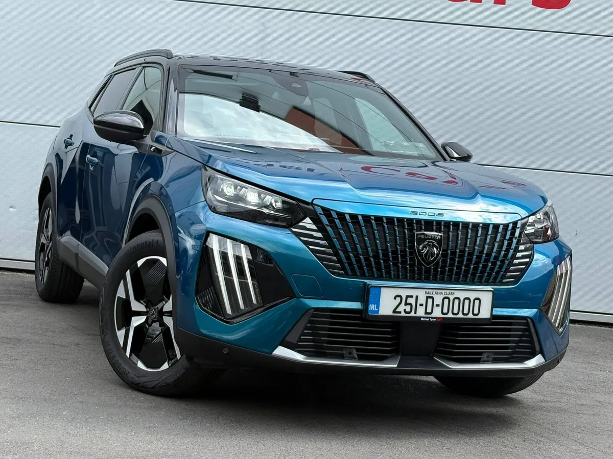 2025 Peugeot 2008e GT Line, Camera, 17" Alloys - Image 4